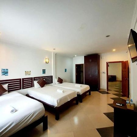 Aime House & Niisaii Apartment Phnom-Penh Buitenkant foto