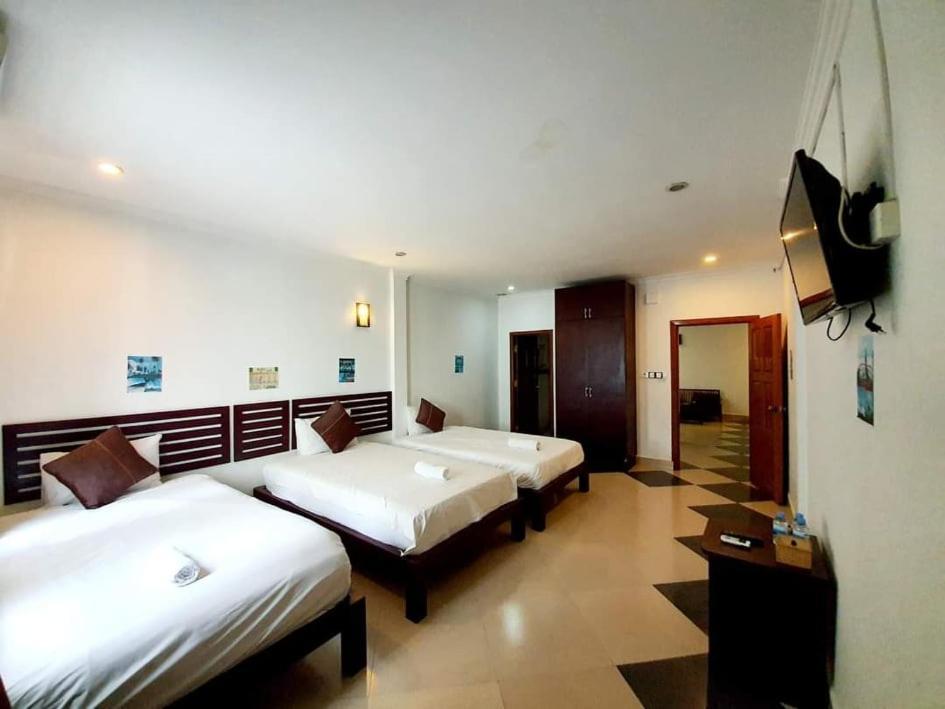 Aime House & Niisaii Apartment Phnom-Penh Buitenkant foto