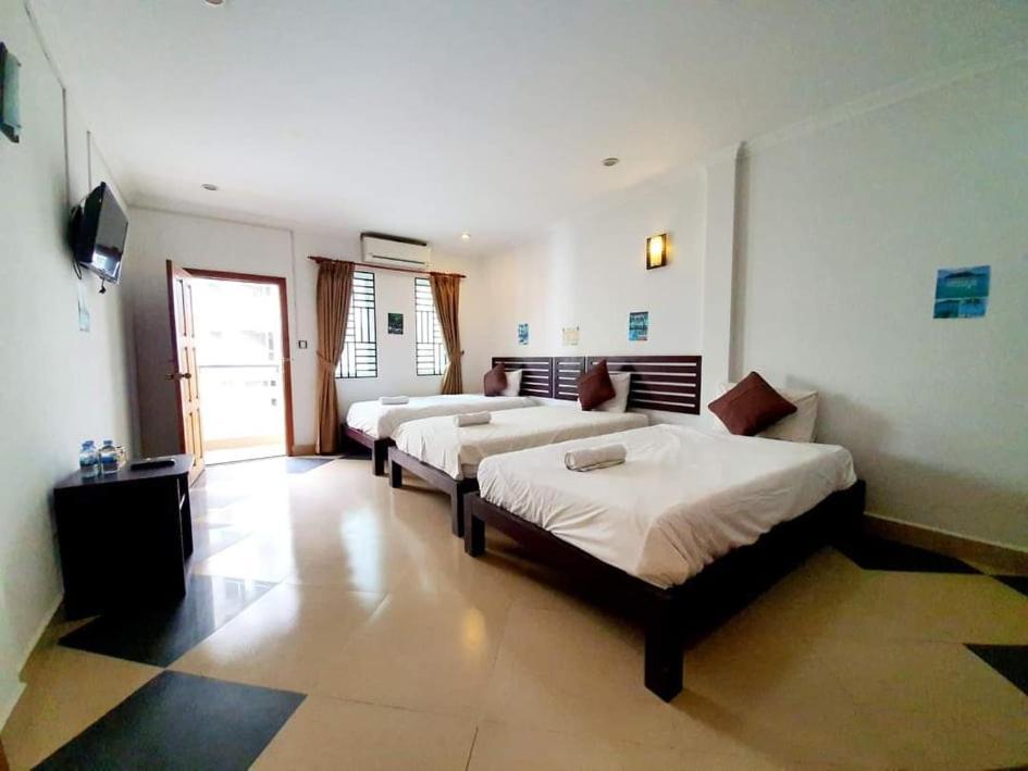 Aime House & Niisaii Apartment Phnom-Penh Buitenkant foto