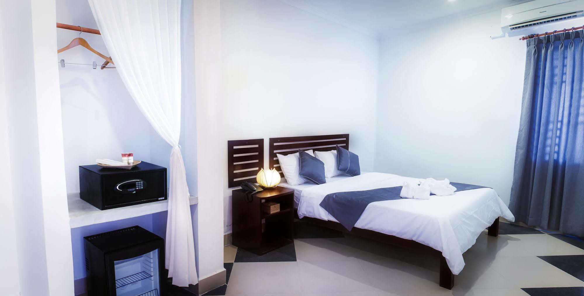 Aime House & Niisaii Apartment Phnom-Penh Buitenkant foto