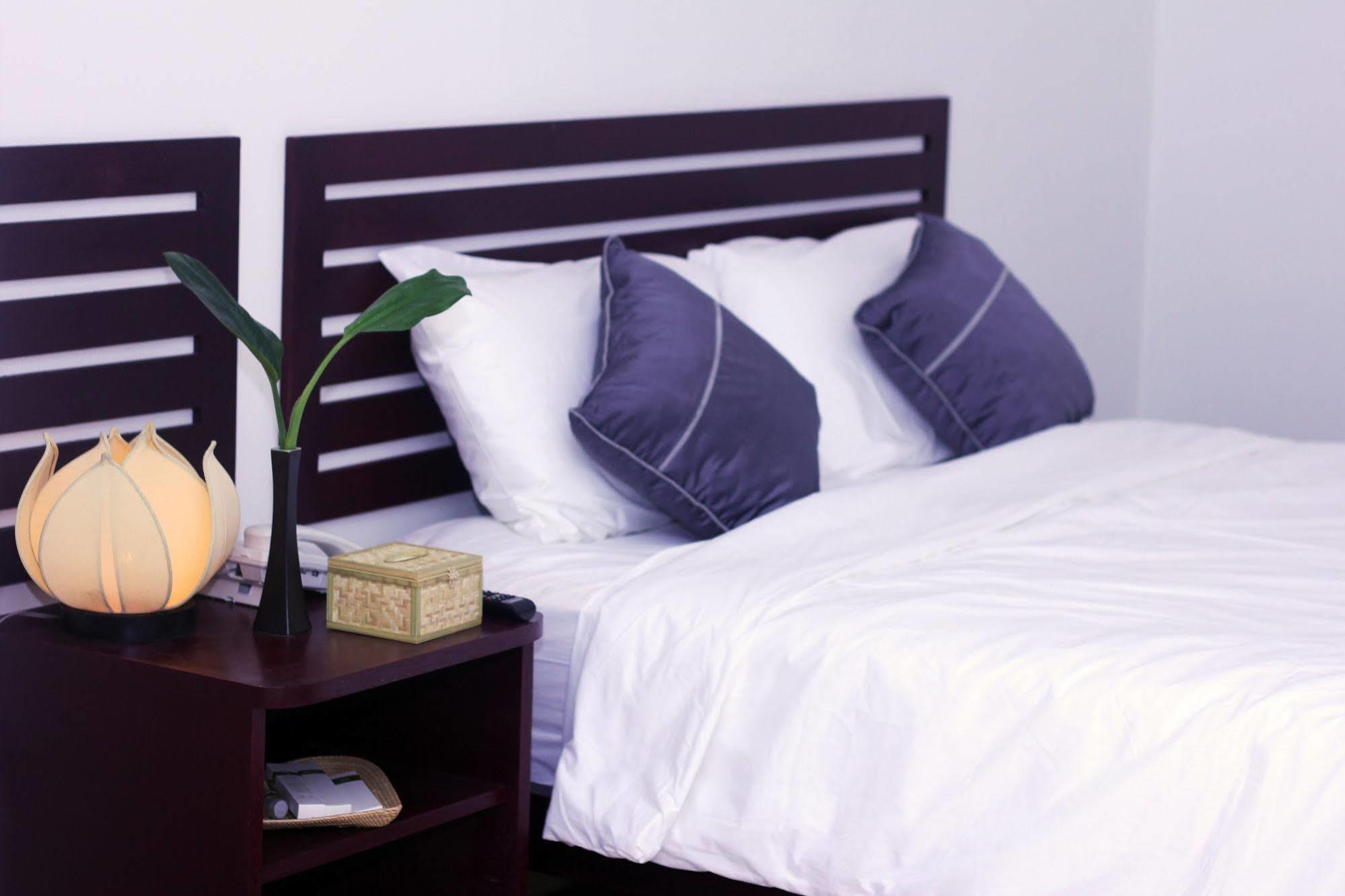 Aime House & Niisaii Apartment Phnom-Penh Buitenkant foto