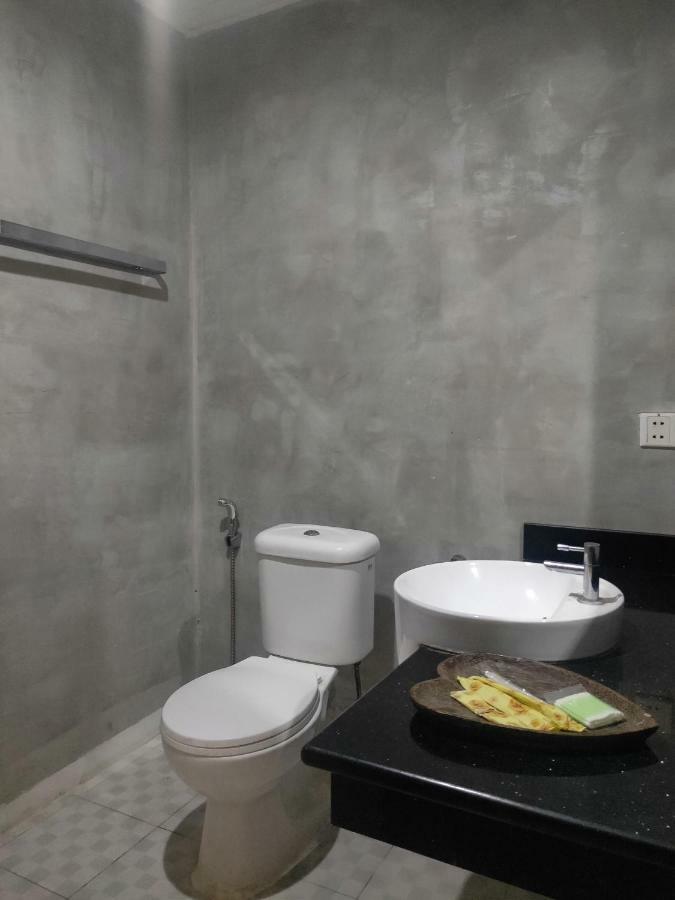 Aime House & Niisaii Apartment Phnom-Penh Buitenkant foto